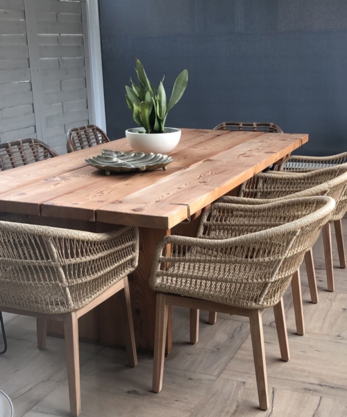 Tavolo da esterno in legno di larice