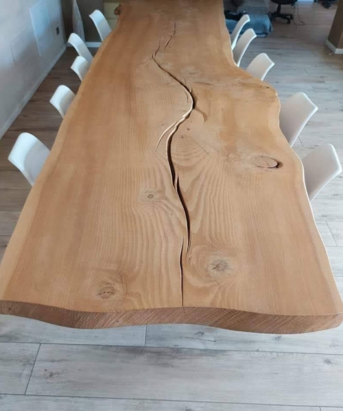 Tavolo in legno di cedro