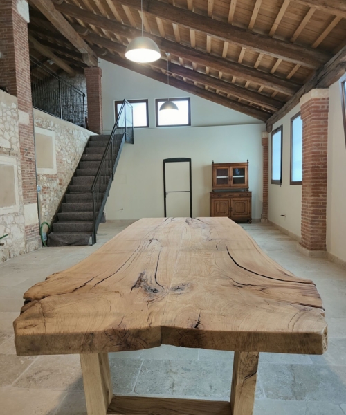 Tavolo rustico in legno di Castagno